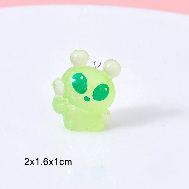 10 Pezzi Mini Ciondoli in Resi - Resin Art Engagement recensione e prezzo