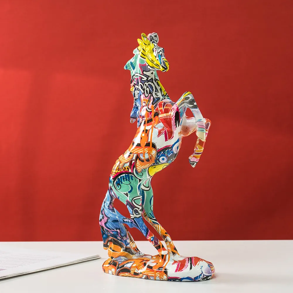 Graffiti con statua di cavallo - Resin Art Decoration Items recensione e prezzo